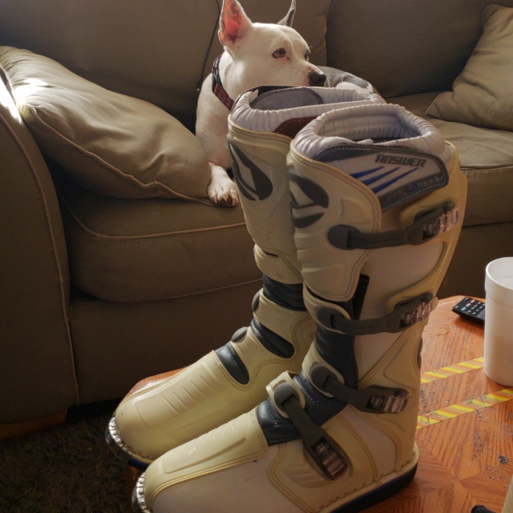 Moto cross boots band new never worn.